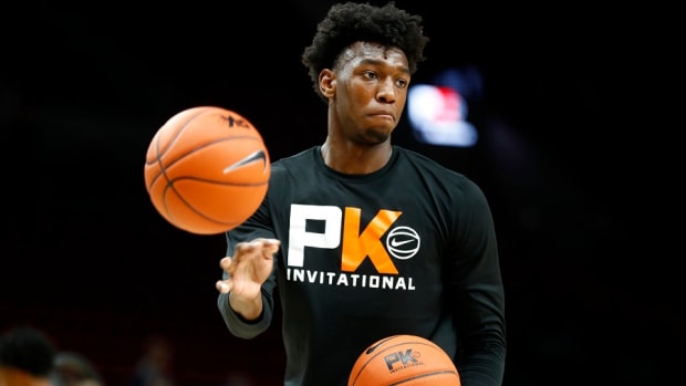 Memphis Tigers center James Wiseman warms up before their game against the Oregon Ducks at the Moda Center in Portland.